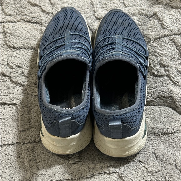 Skechers Air Cooled Arch Fit Sneakers - Picture 5 of 8